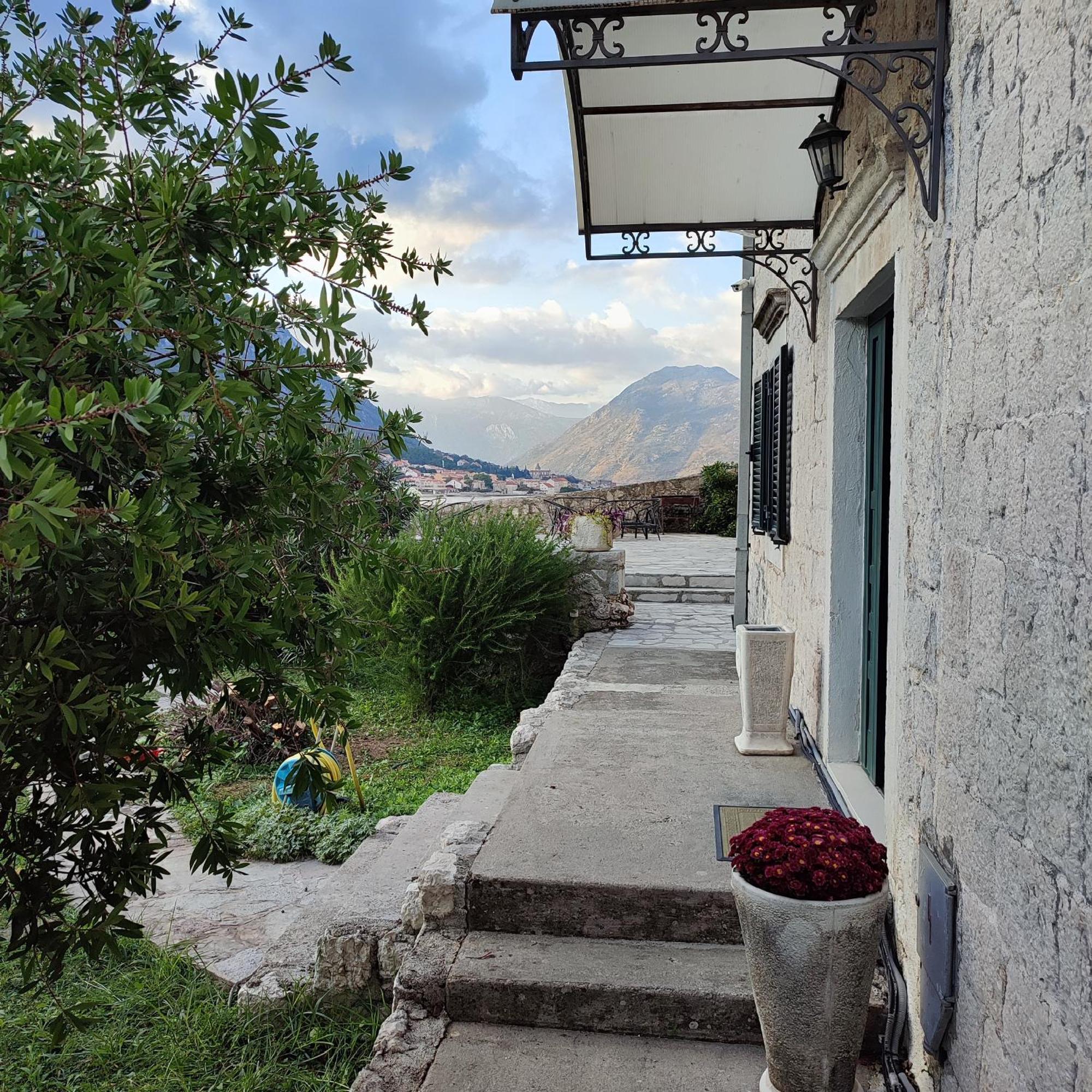 Villa Kamena Kotor Exterior photo