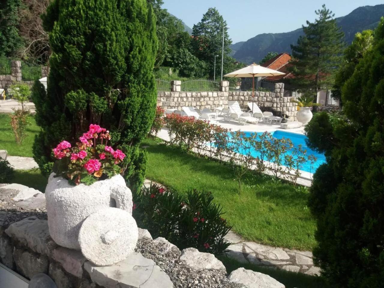 Villa Kamena Kotor Exterior photo